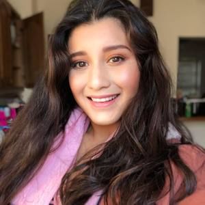 Meet your Posher, Andrea